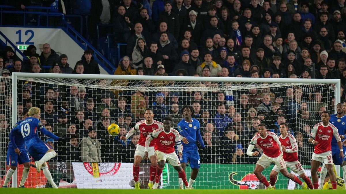 Garnacho deja con vida al Chelsea