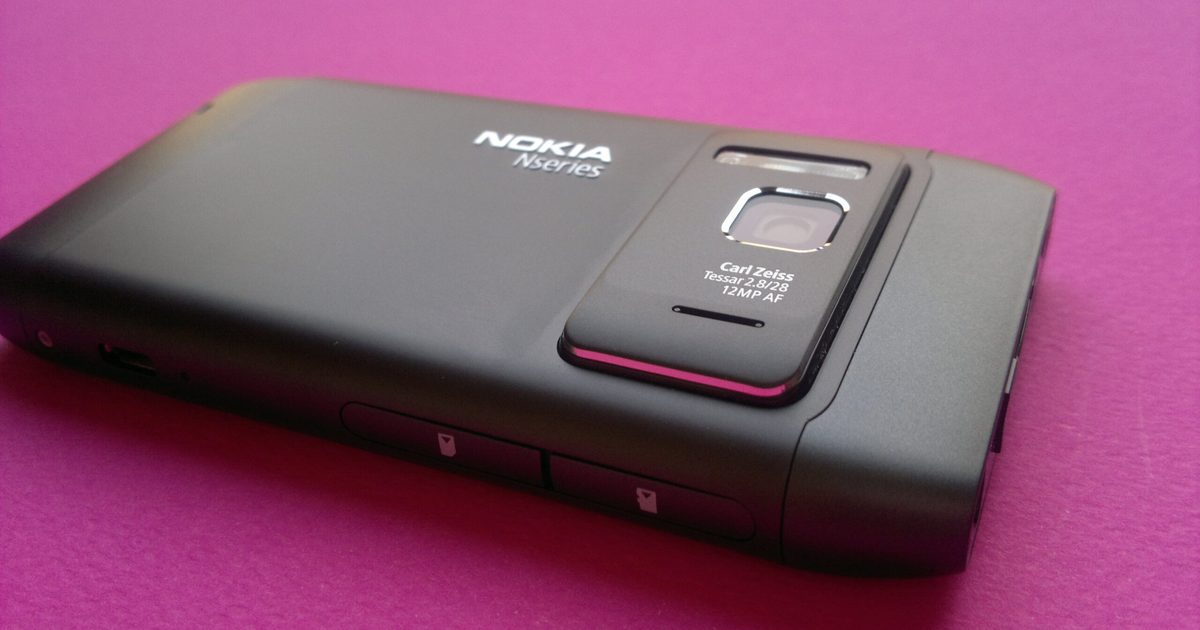 Resurge el Nokia N8: después de 2010 vuelve como teléfono retro utilizable