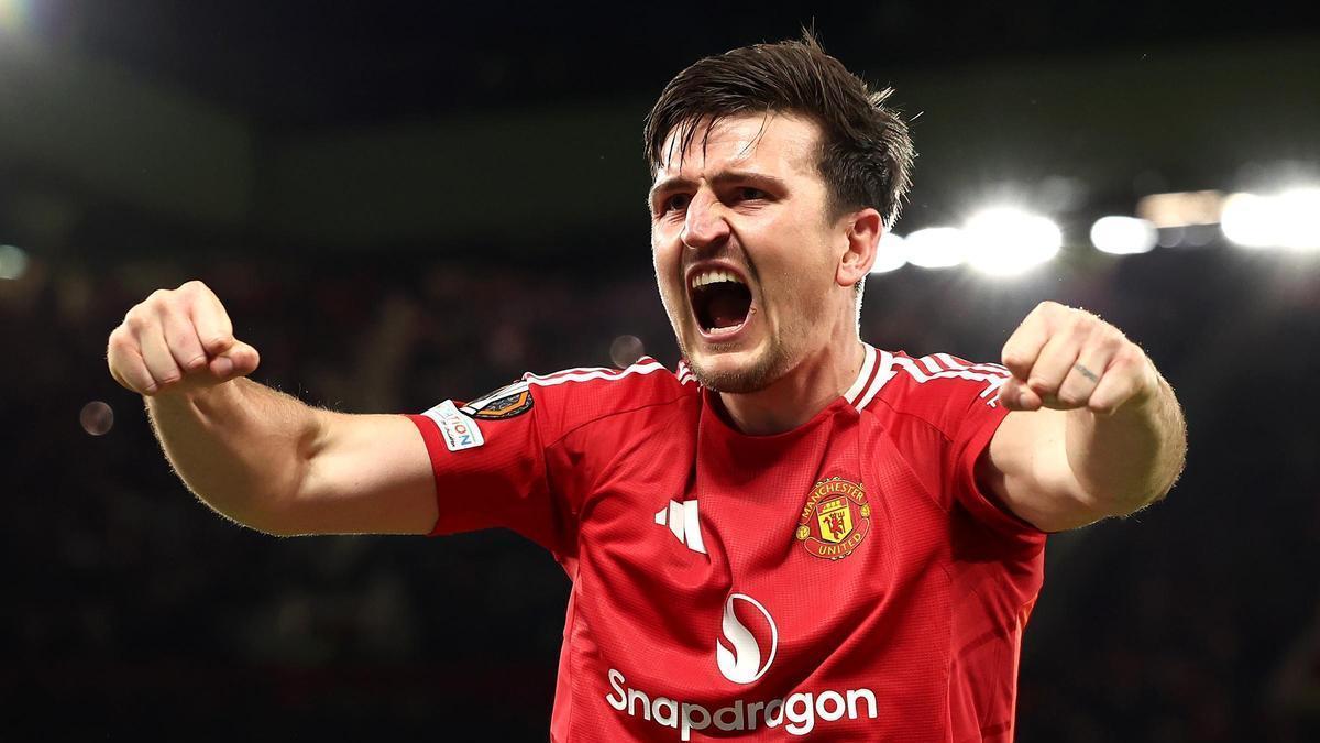 Harry Maguire renueva con el Manchester United una temporada más