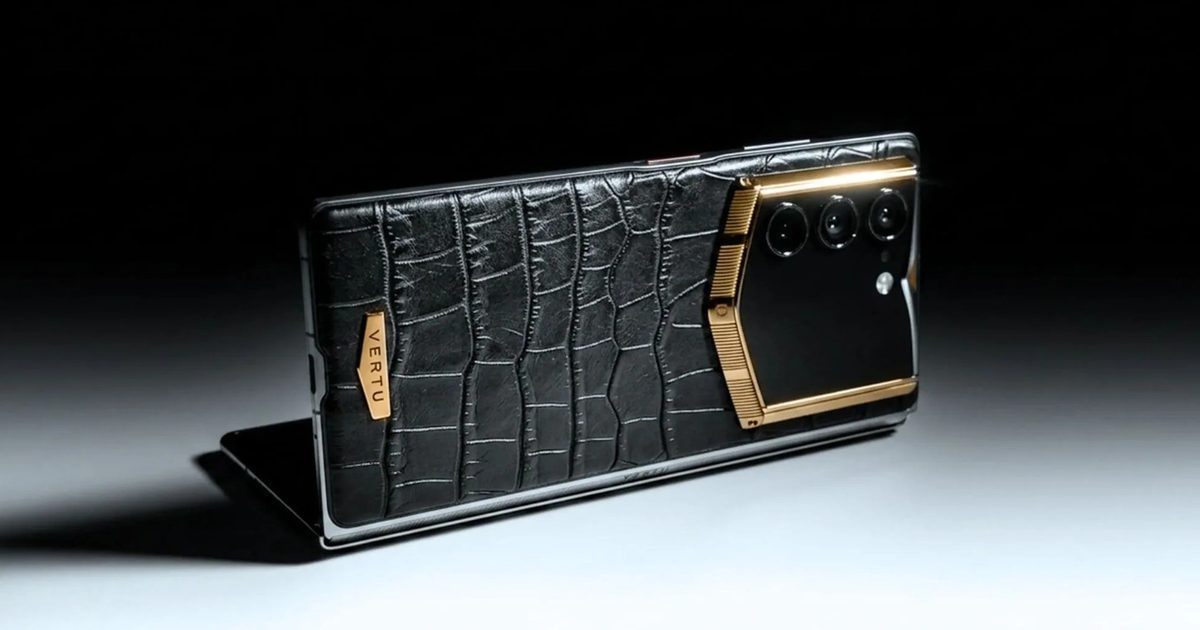 ¿Es necesario este plegable con piel de cocodrilo y oro macizo?