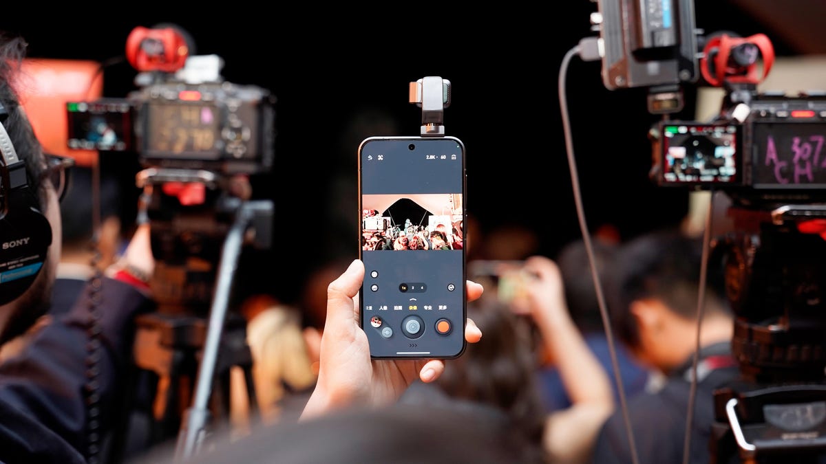 Honor’s Influencer-Coded Robot Phone Set for Fall Launch in China