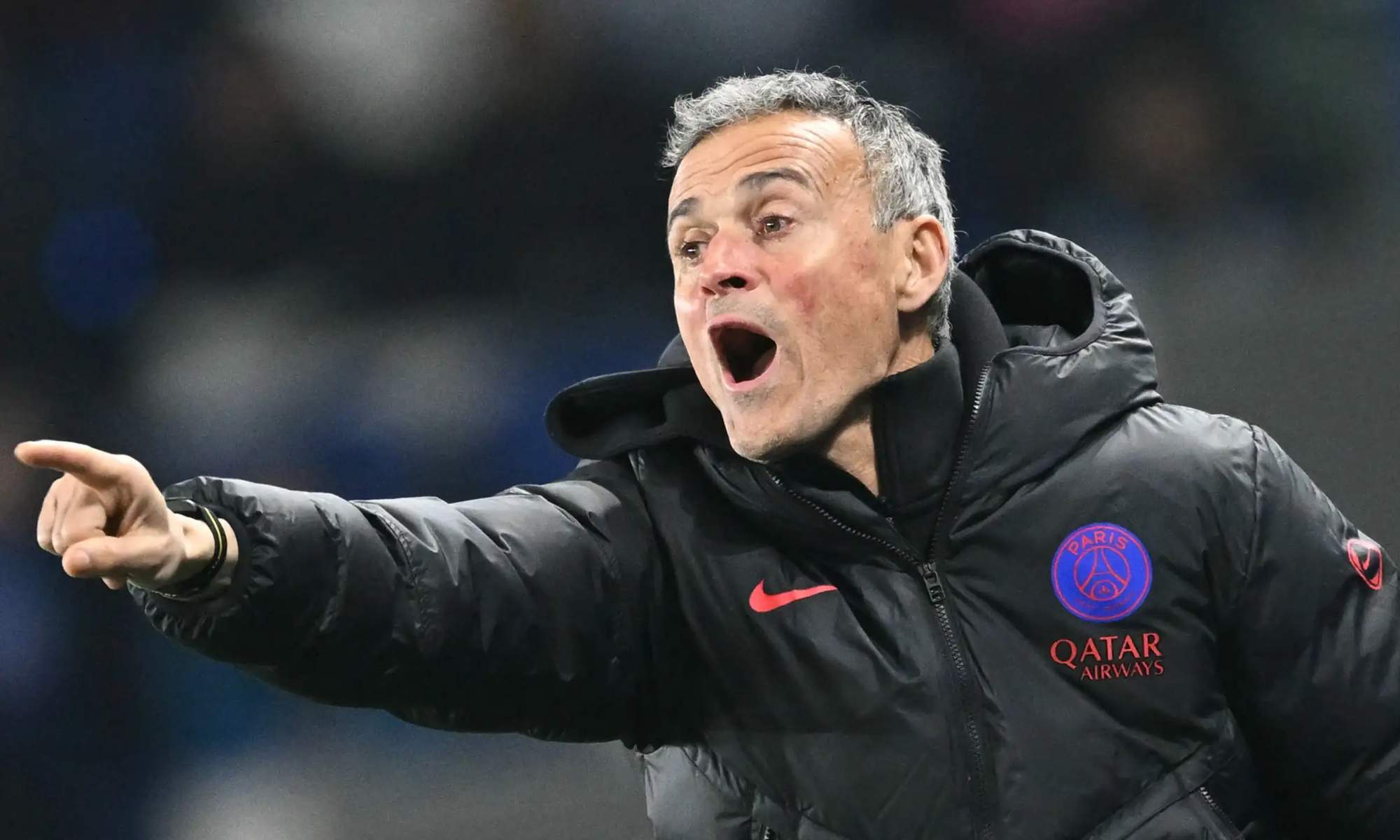 Luis Enrique (56 años), sobre sus hábitos: «Cuando tengo un día libre me encanta pasear con mi familia y los perros, también hacer un poco de deporte»